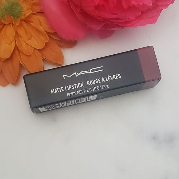 MAC Original Formula Matte Lipstick in the Shade SOAR (Cool Dusty Mauve) - Picture 10 of 14